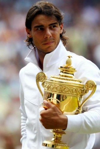 Rafa_Nadal_copa_Wimbledon.jpg